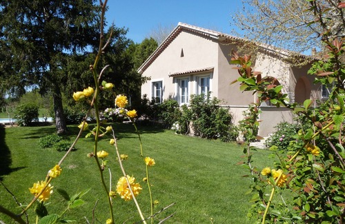St.-Remy-de-Provence House | Country house with a pool in Saint-Rémy-de-Provence, sleeps 8