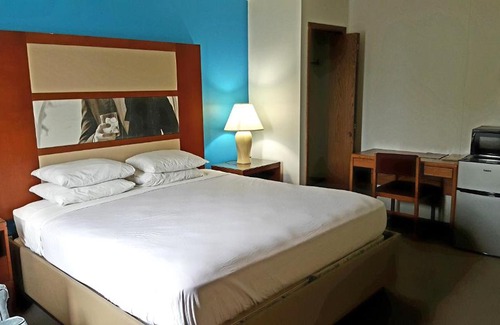 Iron Mountain Hotel | Country Hearth Inn-Iron Mountain