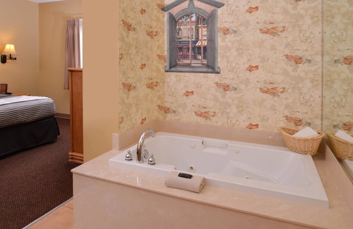 Edwardsville Hotel | Country Hearth Inn & Suites Edwardsville St. Louis