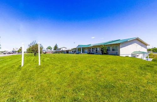 Sturgis Hotel | Country Hearth Inn & Suites By OYO Sturgis