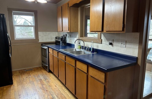 Anna House | Country, hideaway cabin close to town, 15 minutes from wineries