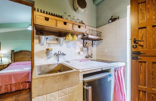 Castrejon de la Pena House | Country House 'La Casina' with Mountain Views and Private Garden