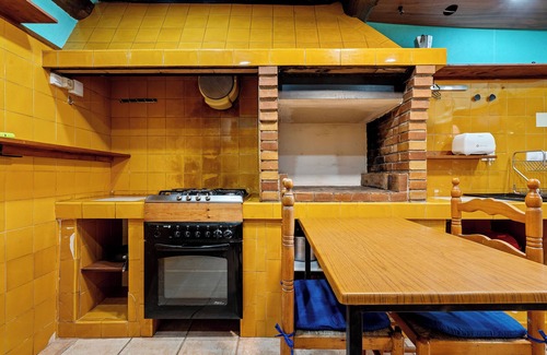 Querol House | Country House 'Caltiku' with Mountain View, Private Pool and Private Terrace