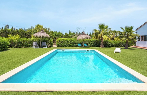 Santa Maria del Cami Villa | Country House 'Can Mossenyer' with Mountain View, Private Pool and Wi-Fi