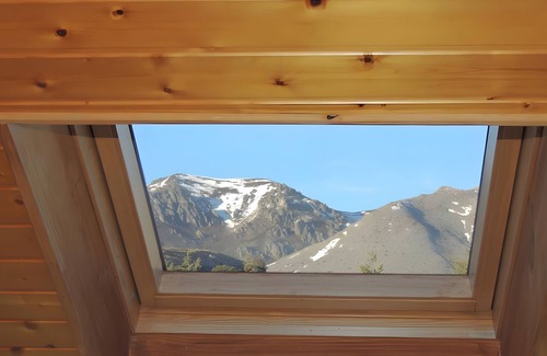 Tarilonte de la Pena House | Country House 'El Encinar' with Mountain View, Private Garden and Wi-Fi