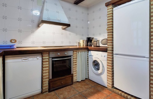 Villanueva de Arriba House | Country House 'La Majada Palentina' with Mountain View, Private Terrace and Wi-Fi