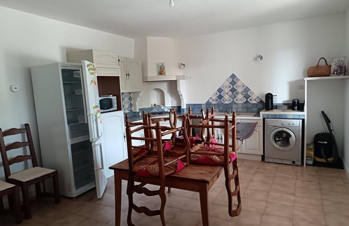 Pernes-les-Fontaines House | Country house near town center, 2 to 6 persons, above ground pool, 2 parking spaces