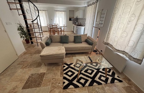 Saint-Martin-d'Ordon House | Country house with jacuzzi spa