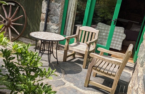 Barmouth House | Country Holiday Rental with grounds