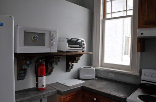 Consecon Cottage | Country home 5 bdrs, 6 baths, yoga/art studio, large garden near wineries +beach