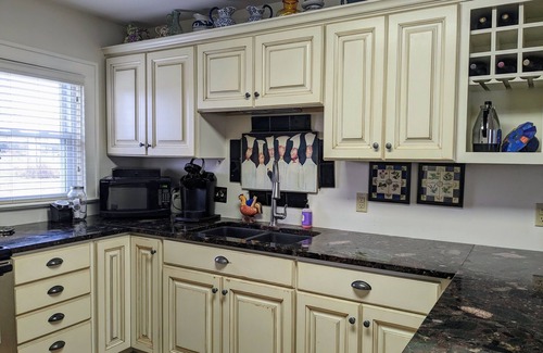 Sunbury House | Country Home Close to City Conveniences