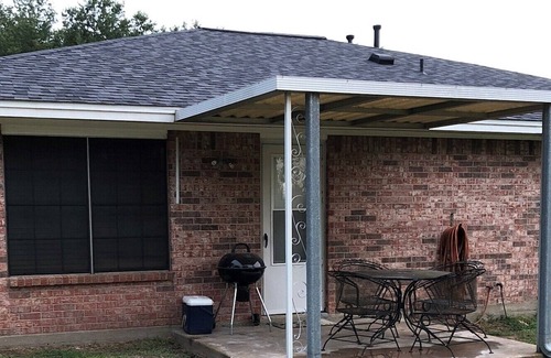Bryan House | Country home close to Everything! Only 1 mile from EXPO Center.
