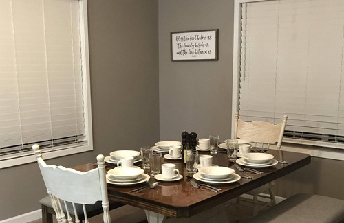 Bryan House | Country home close to Everything! Only 1 mile from EXPO Center.