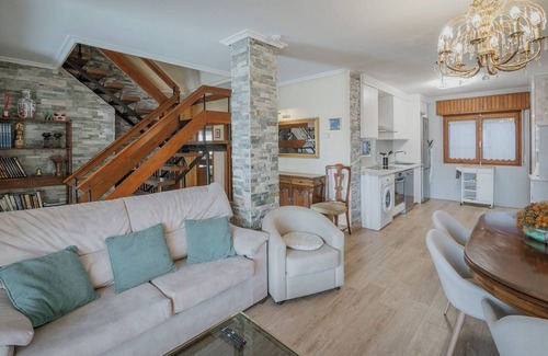 Abejar House | Country Home 'El Cedro' with Mountain View, Private Terrace and Wi-Fi