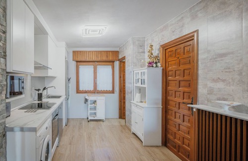 Abejar House | Country Home 'El Cedro' with Mountain View, Private Terrace and Wi-Fi