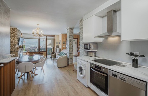 Abejar House | Country Home 'El Cedro' with Mountain View, Private Terrace and Wi-Fi