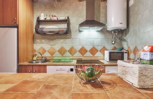 Benllera House | Country Home 'Entre Valles' with Mountain View, Private Terrace and Wi-Fi