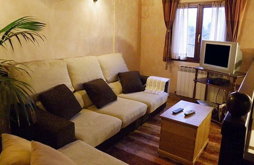 Quintana-Maria House | Country Home 'Horno Ll' with Mountain View, Terrace and Wi-Fi