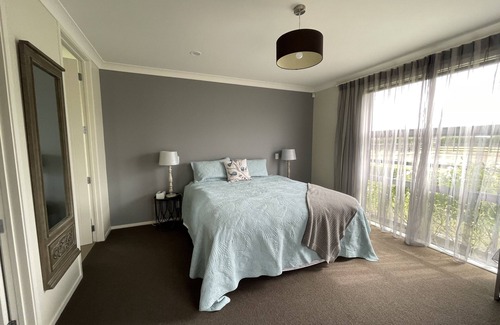Kiwitea Other | Country Home in the City