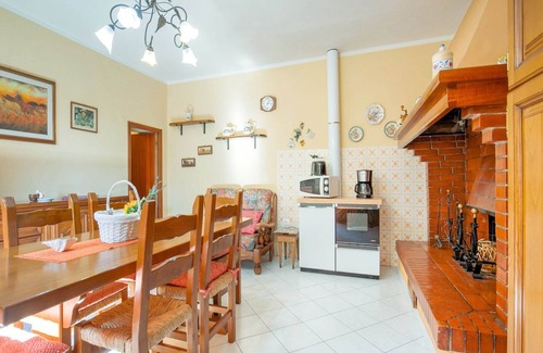 Chianni House | Country Home in Chianni with Garden & Patio