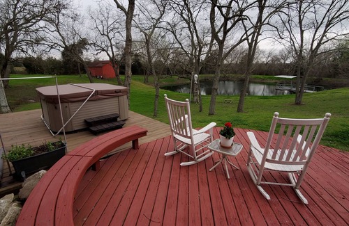 Sealy House | Country home located near Bellville/Sealy only 60 minutes from Houston, Tx