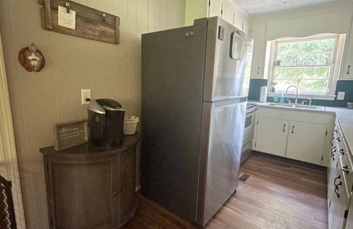 Gibsonville House | Country home on an acre!
