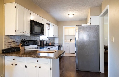 Bloomington House | Country home w/fenced yard hot tub wi-fi