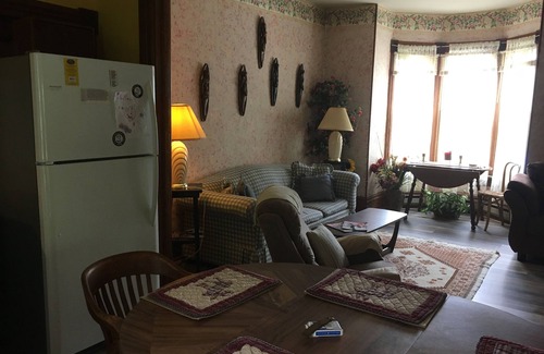 Rideau Lakes House | country home with pool located in the heart of Rideau Lakes