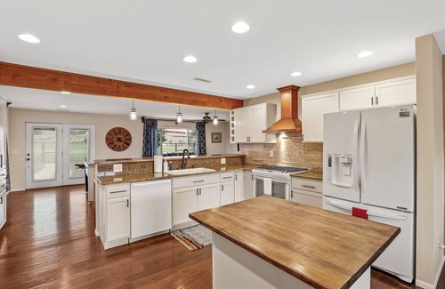 Flagstaff House | Country Home with Mountain Views, 4 Bedrooms, A/C, Allows Pets!