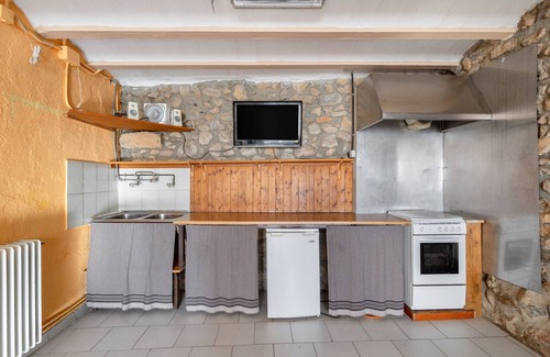 Pi House | Country House 'Cal Caló' with Mountain View, Private Pool and Wi-Fi