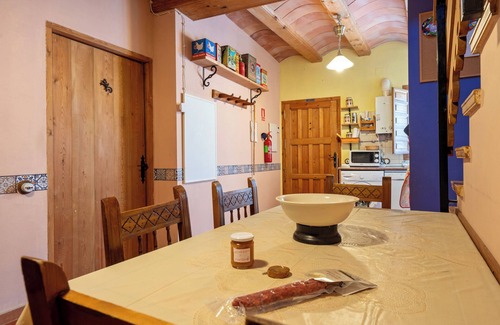 Montoro de Mezquita House | Country House 'Vallore Del Maestrazgo' with Mountain View, Private Garden and Air Conditioning