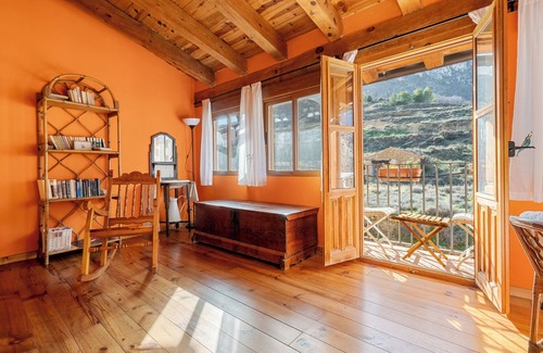 Montoro de Mezquita House | Country House 'Vallore Del Maestrazgo' with Mountain View, Private Garden and Air Conditioning