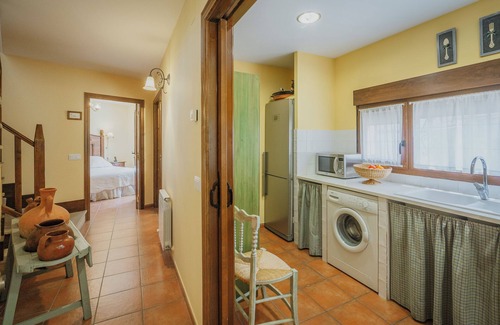 Neila de San Miguel House | Country House 'El Capricho De Ana' with Mountain View, Private Terrace and Wi-Fi