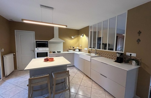 Le Breuil-sur-Couze House | Country house In the heart of a village In the center of Auvergne