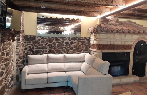 Barbadillo del Pez House | Country House 'El Mirador Del Pedroso' with Mountain View, Private Terrace and Wi-Fi