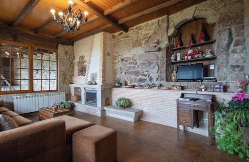 Fornelos de Montes House | Country House 'Casa Rural Magina' with Mountain View, Private Terrace and Wi-Fi