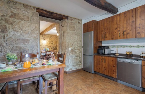 Fornelos de Montes House | Country House 'Casa Rural Magina' with Mountain View, Private Terrace and Wi-Fi