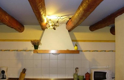 Santa Eulalia de Gallego House | Country House 'El Rey' with Mountain View, Private Garden and Wi-Fi