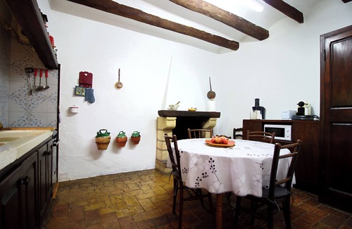 San Martin Sarroca Cottage | Country house surrounded by vineyards.