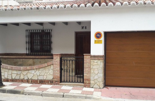Valle de Abdalagis House | Country House 'Campanilla Valle De Abdalajis' with Private Terrace, Wi-Fi and Air Conditioning