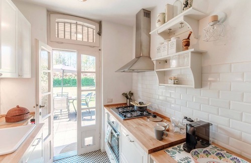 Capiago Intimiano Apartment | Country House Montorfano