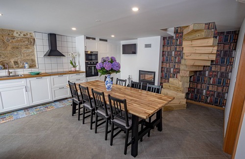 Arcos de Valdevez Villa | Country house, with outdoor pool and fireplace, close to Ecovia and Sistelo