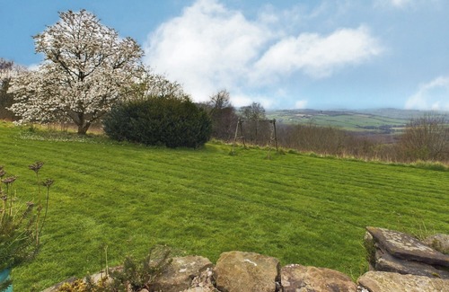 Chepstow House | Country House-14Guests-Parking-HotTub-AmazingViews