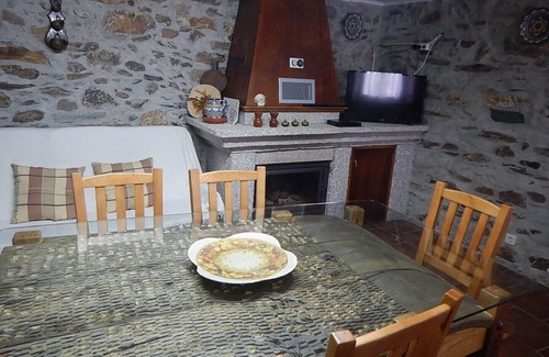 Vimioso Cottage | Country house 5 minutes from Vimioso, surrounded by nature