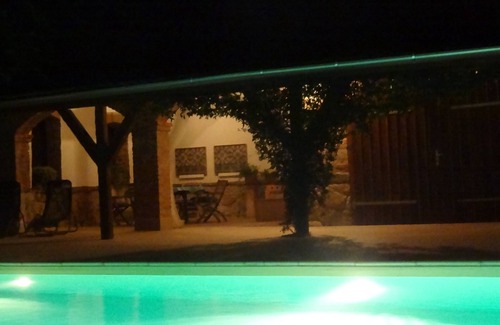 Tiszaszentimre Villa | Country house, 8 people. Private parking, swimming pool and large private garden. At Lake Tisza.