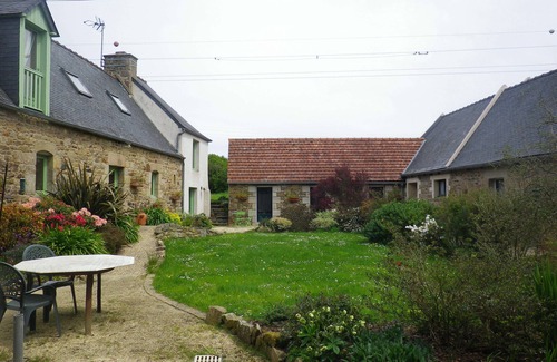 Lannion House | Country house a few minutes from the sea and the pink granite coast