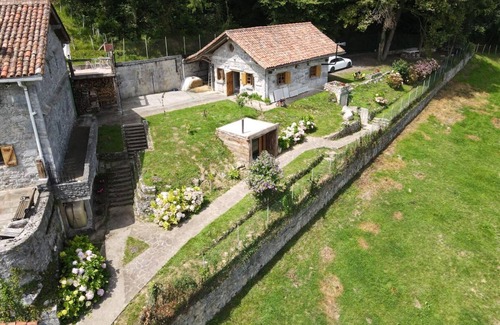 Larraul House | Country House 'Agerre Berriko Borda' with Mountain View and Private Garden