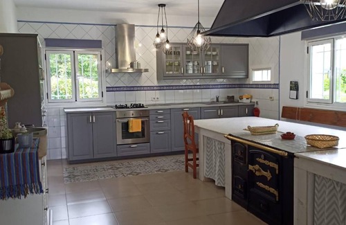 Guntin House | Country House 'Albaredo' with Mountain View, Private Pool and Wi-Fi