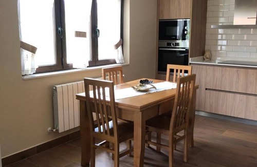 Corao House | Country House 'Apartamento 1' with Mountain View, Private Garden and Wi-Fi