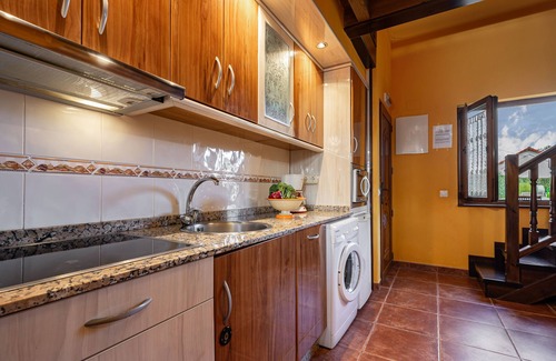 Susacasa House | Country House 'Apartamento Naranja' with Shared Garden